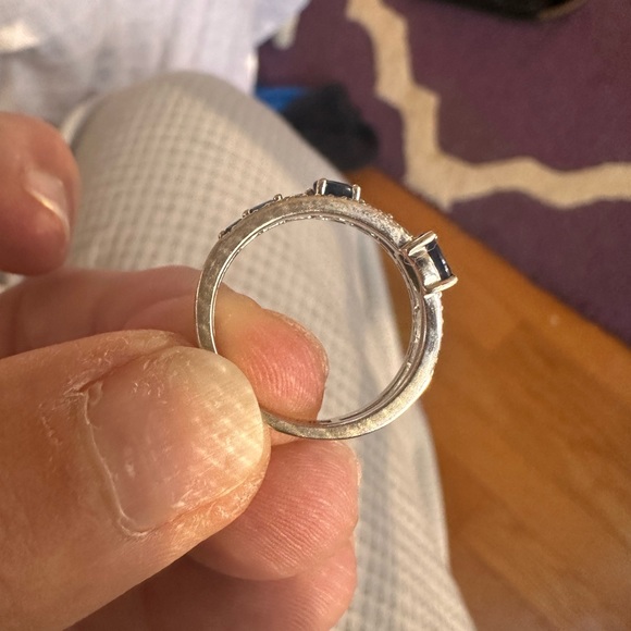 14 karat white gold sapphire & diamond ring - Picture 8 of 14